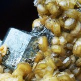 Siderita, Fluorapatito, Dravita
Encuadre 2 x 2 cm.
(Autor: javier ruiz martin)
