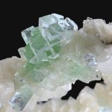 Fluorapophyllita-(K) (apofilita), Stilbita-Ca (estilbita)
17,1 x 11,0 cm.
(Autor: Xavier bordas)