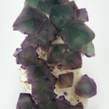 Fluorita, Cuarzo
150 mm x 80 mm. Cristal mayor: 30 mm de arista. Masa: 292 g
(Autor: Carles Millan)