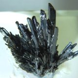 Estibnita (estibina)
35x30 mm
(Autor: Jesus Franquesa Baucells)