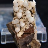 Cuarzo (variedad Calcedonia) y clinoptilolita
4.5 x 2.5 cm
(Autor: Pedro Antonio)