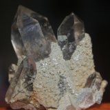 Cuarzo (variedad cristal de roca) y Pirita.
6,5 x 5 cm.
(Autor: Rafael varela olveira)