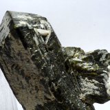 Epidota
Medida: 7,3 x 5 x 3 cm
(Autor: Sergio Pequeño)