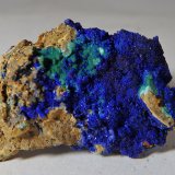 Azurita, Calcita y Malaquita
3,3 x 2,3 x 1 cm
(Autor: heat00)