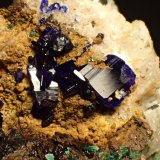 Azurita
Cristal mayor 0,5 cm
(Autor: Frederic Varela)