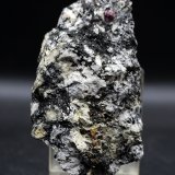 Sillimanita, biotita y almandino
El Hoyazo, Níjar, Comarca Metropolitana de Almería, Almería, Andalucía, España
8 x 4.5 cm
(Autor: Pedro Antonio)