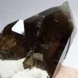Cuarzo (variedad ahumado), Microclina y Albita
Medida: 6 x 5,3 x 3 cm
(Autor: Sergio Pequeño)