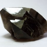 Cuarzo (variedad ahumado)
Medida: 4,3x 2,5x2 cm
(Autor: Sergio Pequeño)