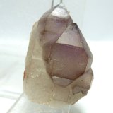 Cuarzo (variedad amatista)
Medida: 2,8x2x1 cm
(Autor: Sergio Pequeño)