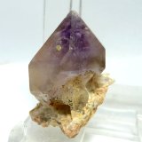 Cuarzo (variedad amatista)
Medida: 2,7x2,2x1,5 cm
(Autor: Sergio Pequeño)