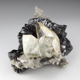 Calcita, Esfalerita, Dolomita
65 mm x 57 mm x 50 mm; cristal principal: 37 mm de longitud; masa: 162 g
(Autor: Carles Millan)