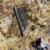 Pseudobrookita
Cristal 1 mm
(Autor: Jorgina-Agusti-Màrius)