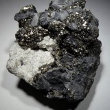 Siegenita y Galena.
43x35 mm.
(Autor: Jesus Franquesa Baucells)