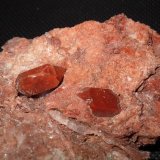 Cuarzo (variedad hematoideo)
16 x 6 mm cristal biterminado
(Autor: Jordi Franco)