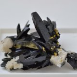 Aegirina
5,2 x 3,5 x 3 cm
(Autor: Raúl S. Llorente)