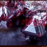 Cinabrio
Almadenejos, distrito minero de Almadén-Almadenejos, Comarca Valle de Alcudia, Ciudad Real, Castilla-La Mancha, España
FoV: 3 x 2 mm
(Autor: Jose Angel Carrero)
