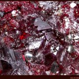 Cinabrio, Mercurio
Almadenejos, distrito minero de Almadén-Almadenejos, Comarca Valle de Alcudia, Ciudad Real, Castilla-La Mancha, España
FoV: 2,5 x 1,8 mm
(Autor: Jose Angel Carrero)