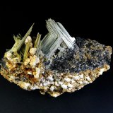 Ferroactinolita, Prehnita
9 x 4 cm.
(Autor: Antonio P. López)