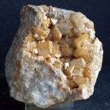Dolomita
8.5 x 8.5 cm
(Autor: Pedro Antonio)