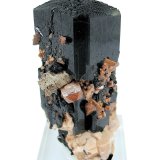 Aegirina, zircón, ortoclasa, parisita-(Ce)
82 mm x 66 mm. Cristal principal: 82 mm de altura
(Autor: Carles Millan)