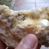 Analcima sobre calcita
9 x 6 cm (cristal de analcima de 1 cm)
(Autor: Cristalino)