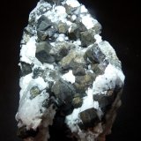 Tetraedrita (variedad schwatzita / tetraedrita mercúrica) y Dolomita
70x40 mm.
(Autor: Jesus Franquesa Baucells)