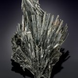 Estibina (Stibnita)
150 x 108 mm
(Autor: Manuel Mesa)