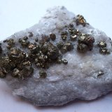 Pirita sobre dolomita
4,5 x 3 cm
(Autor: Cristalino)