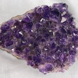 Cuarzo (variedad amatista)
8,5cm de ancho y 2cm de alto
(Autor: castrominerals)