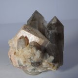 Cuarzo y Microclina
4 x 4,1 x 3,2 cm
(Autor: heat00)