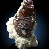 Esfalerita en Dolomita
15x9 cm, cristal complejo de 11cm de dimensión máxima
(Autor: Raul Vancouver)