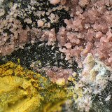 Annabergita (variedad magnésico cobaltífera)
Campo de visión de 1 mm.
(Autor: Antonio Carmona)