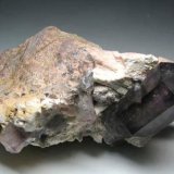 Cuarzo (variedad amatista)
8 x 5 x 3,5 cm
(Autor: Antonio Alcaide)