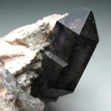 Cuarzo (variedad amatista)
8 x 5 x 3,5 cm
(Autor: Antonio Alcaide)