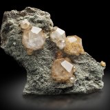 Analcima
12.5 x 6 x 11 cm / Cristal principal: 3.2 cm.
(Autor: Museo MIM)