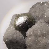 Fluorapatito, Calcita
cristal de 3cm
(Autor: Raul Vancouver)