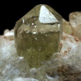 Fluorapatito (variedad esparraguina)
26 x 20 x 16 mm.
(Autor: José Luis Zamora)