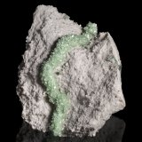 Fluorapofilita-(K) en Estilbita-Ca
44 x 25 x 55 cm / cristal principal: 3 cm
(Autor: Museo MIM)