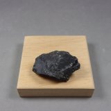 Argirodita [Argyrodite]
3,9 x 2,8 x 2,4 cm.  46,39 g.
(Autor: J. G. Alcolea)