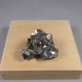 Arsenopirita
3 x 2,4 x 1,4 cm. 18,56 g.
(Autor: J. G. Alcolea)