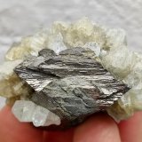 Arsenopirita, Topacio
4,4 x 3,5 x 3,0 cm
(Autor: carles)