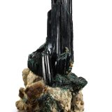 Atacamita
2.5 x 3 x 5 cm / cristal principal: 3.5 cm
(Autor: Museo MIM)