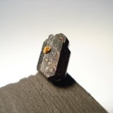 Augita
0,8x0.5cm
(Autor: Edonis)