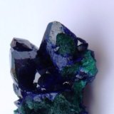 Azurita, Malaquita
5 x 3 cm. la pieza,2 x 2 cm.  la vista de la foto
(Autor: javier ruiz martin)