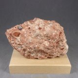 bauxita
8,7 × 5,4 × 4,3 cm.
(Autor: J. G. Alcolea)