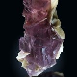 Fluorita, Barita
13 x 6cm, cristales hasta 3.5cm de arista
(Autor: Raul Vancouver)