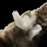 Bertrandita
9 x 8 x 21 cm / cristal principal: 4.1 cm
(Autor: Museo MIM)