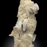 Bertrandita
9 x 8 x 21 cm / cristal principal: 4.1 cm
(Autor: Museo MIM)