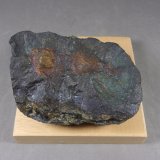 Bornita
8 x 5,2 x 3,5 cm. 361,8 g.
(Autor: J. G. Alcolea)