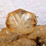 Calcita
Cristal mayor: 2,3 × 1,8 cm
(Autor: Josele)